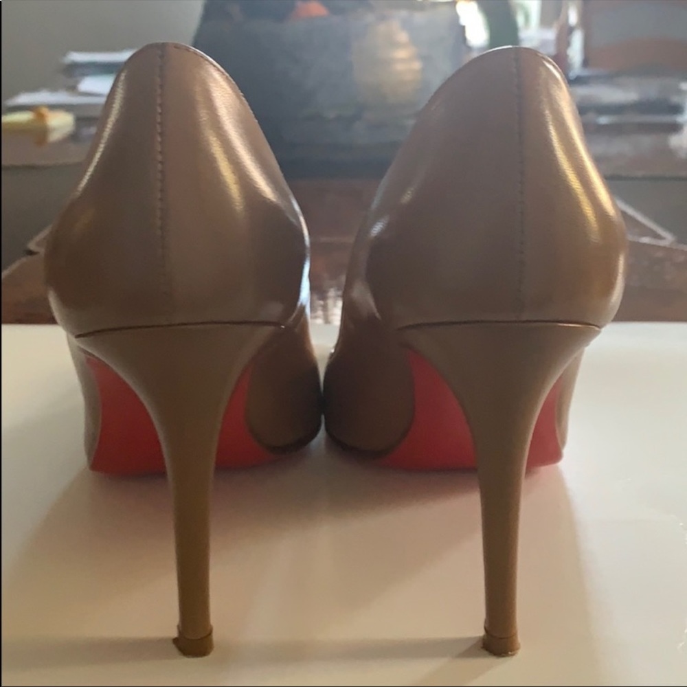 Christian louboutin size 7 heels